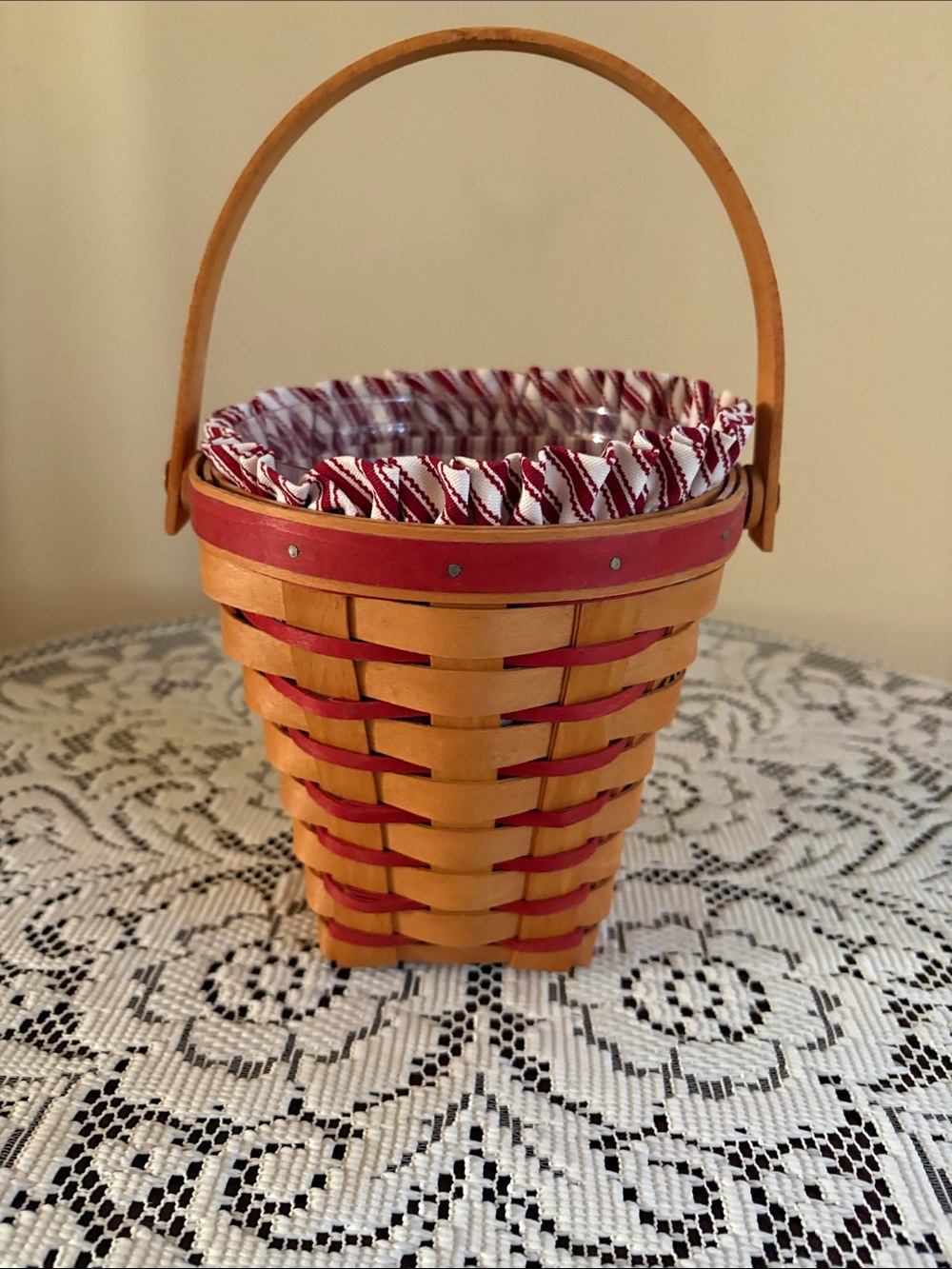 Vintage 1996 Longaberger Sweetheart Basket